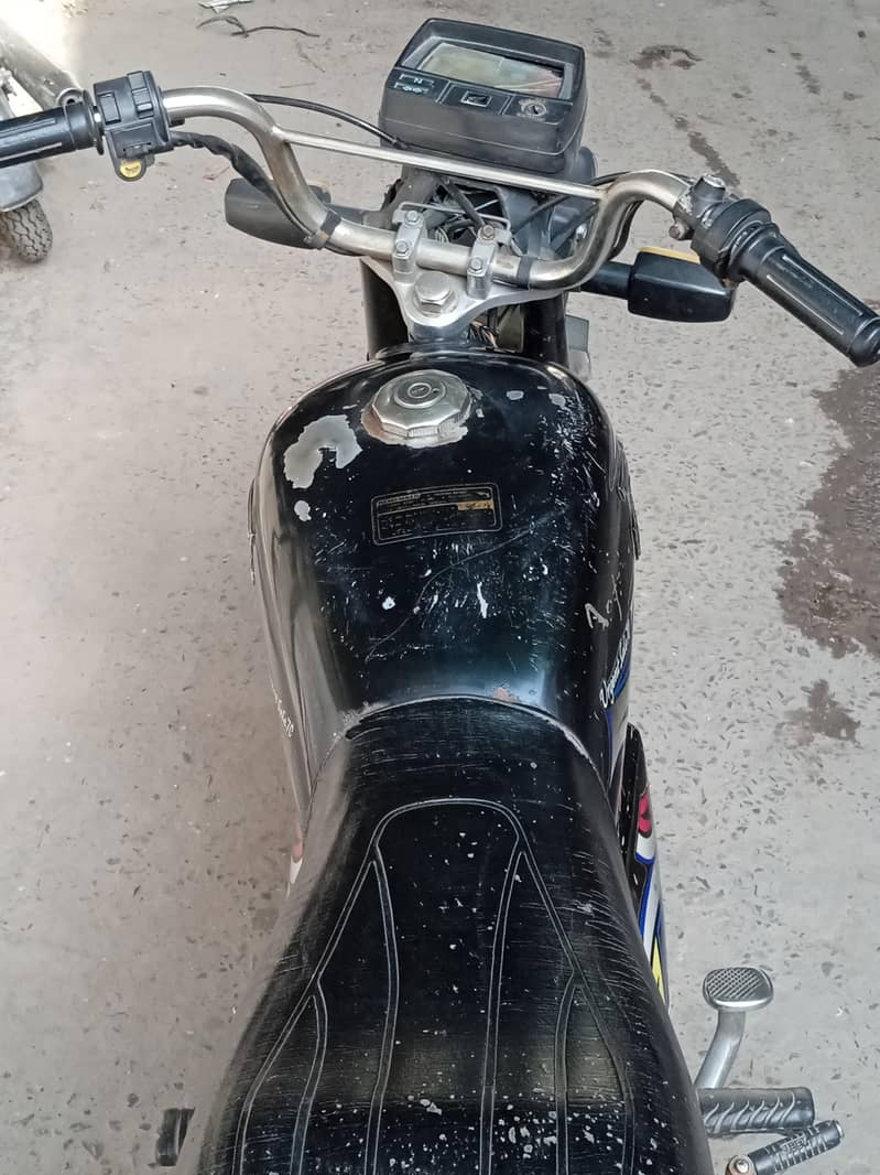 United 70cc 4