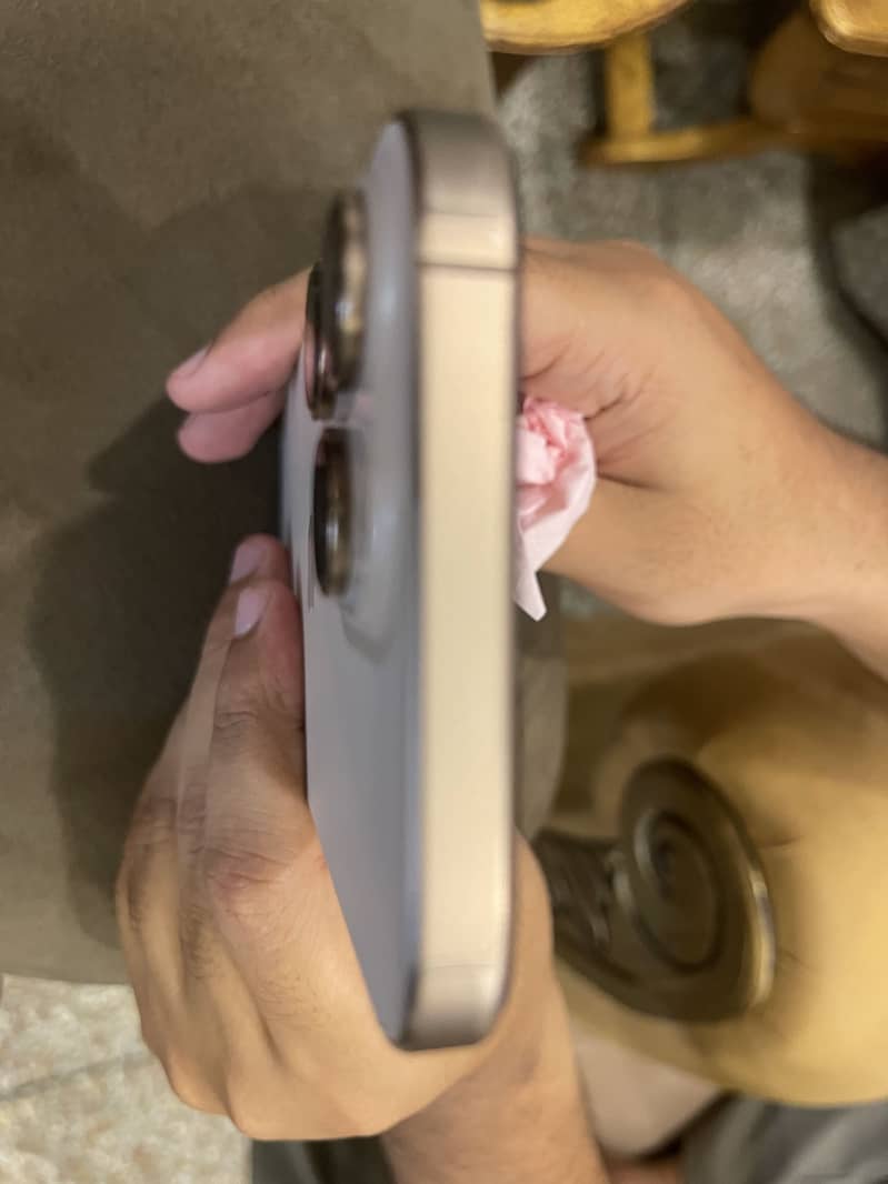 Apple iPhone 16 Pro Max 2