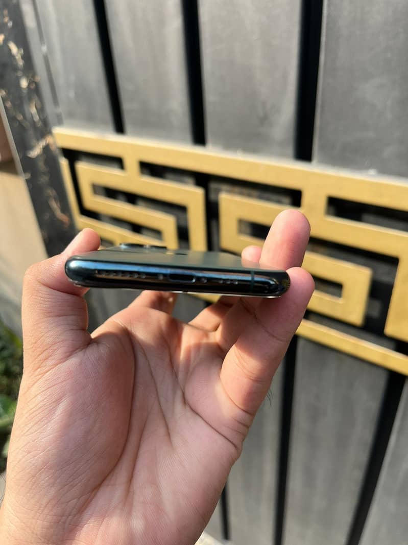 Apple iPhone 11 Pro 3