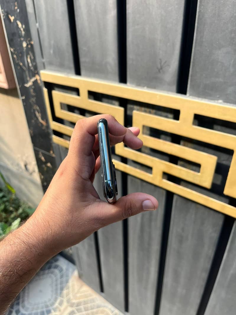 Apple iPhone 11 Pro 5
