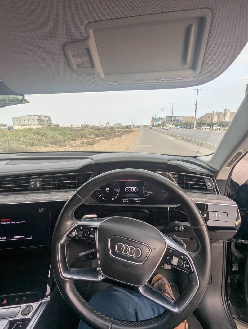Audi E-Tron 2022 5