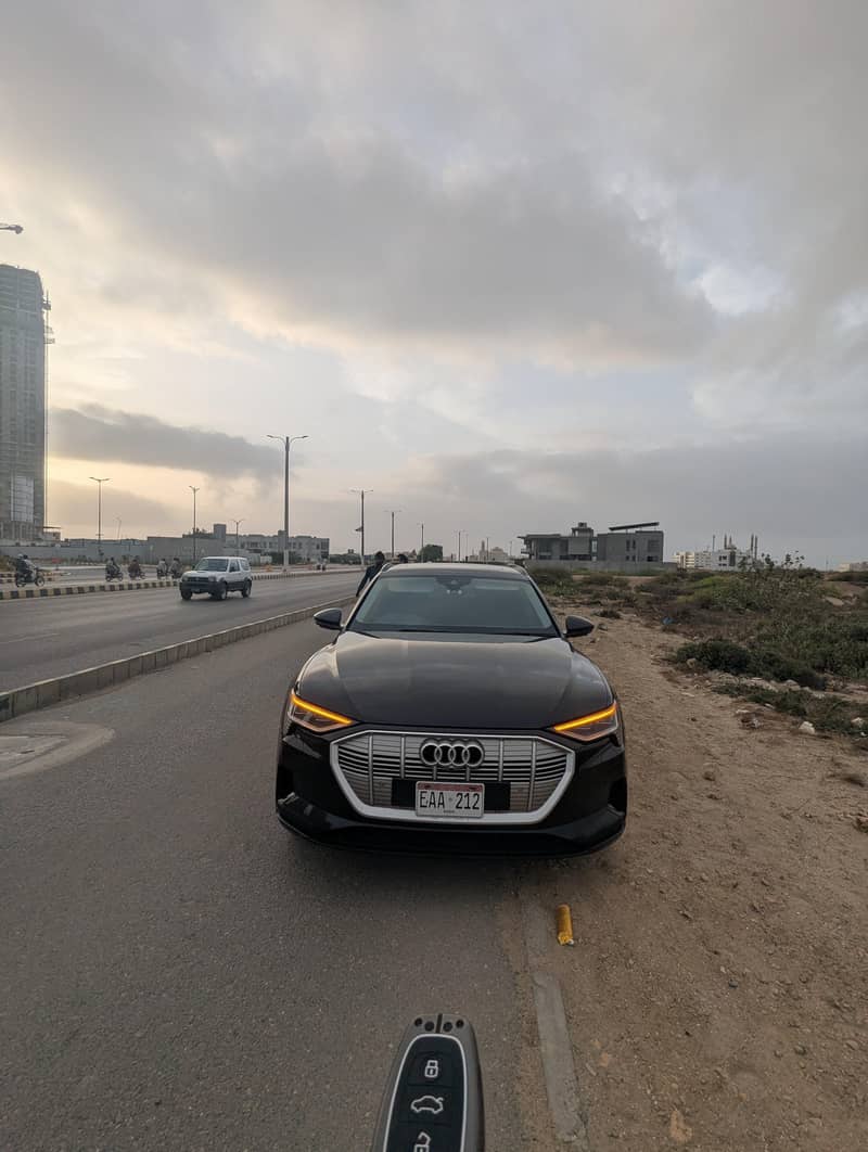 Audi E-Tron 2022 9
