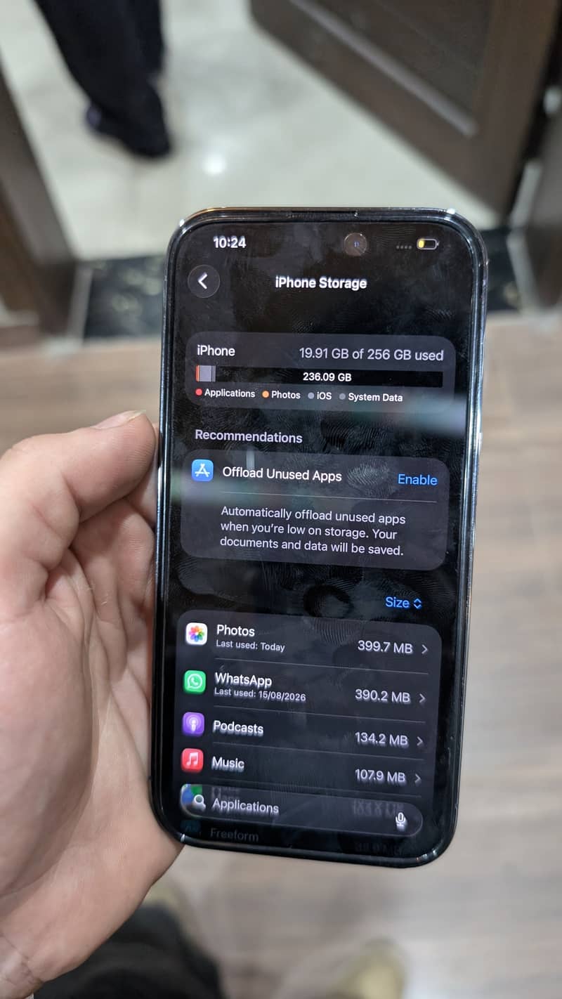 Apple iPhone 14 Pro 2