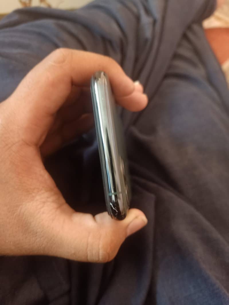 Apple iPhone 11 Pro Max 1
