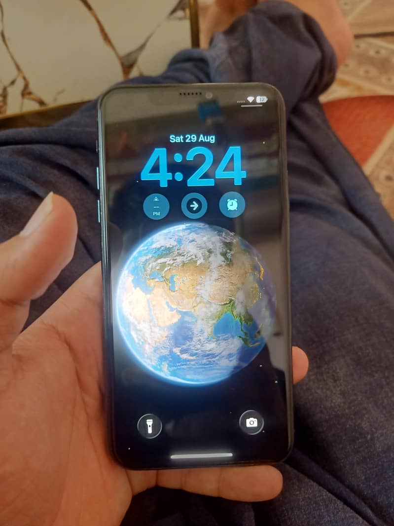 Apple iPhone 11 Pro Max 4