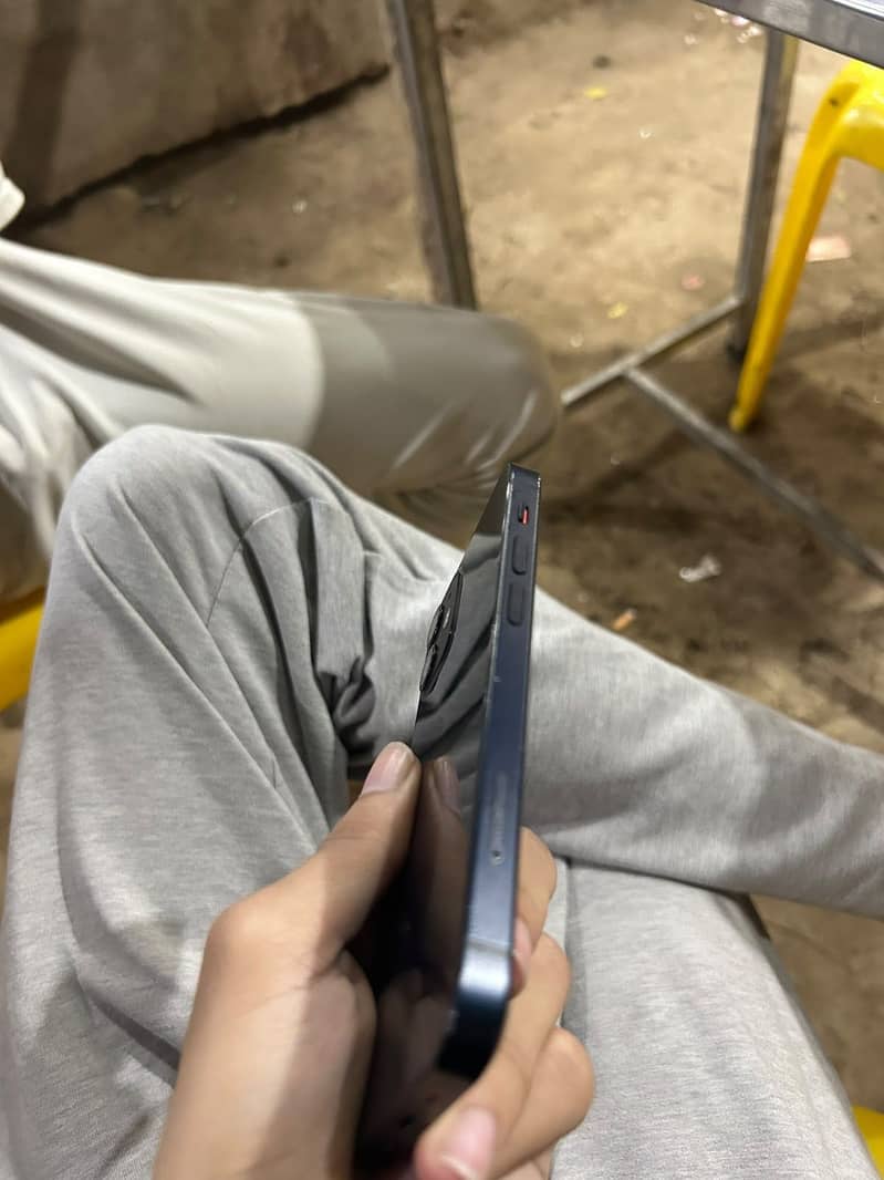 Apple iPhone 12 mini 1