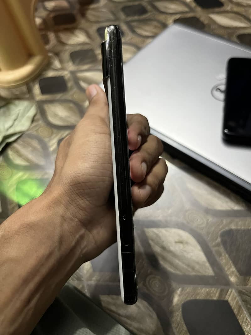 Google Pixel 6 4