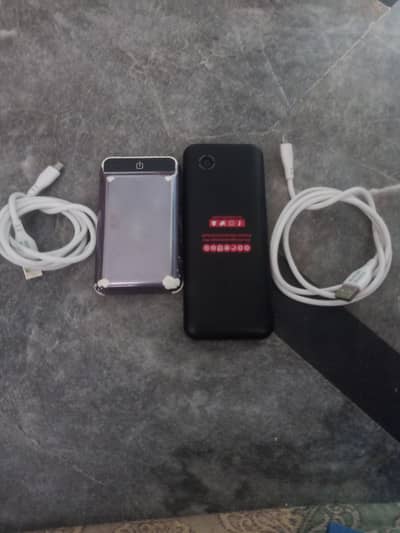 2 power bank+2 android charging cables