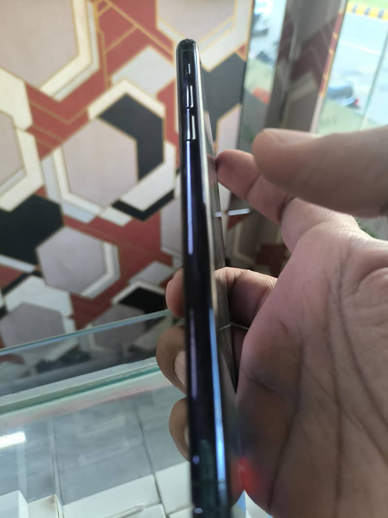 Apple iPhone 11 Pro Max 3