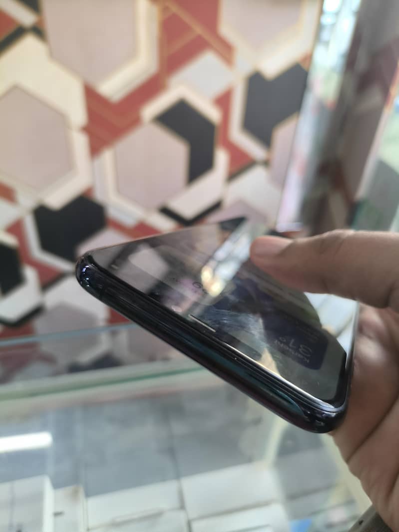 Apple iPhone 11 Pro Max 4