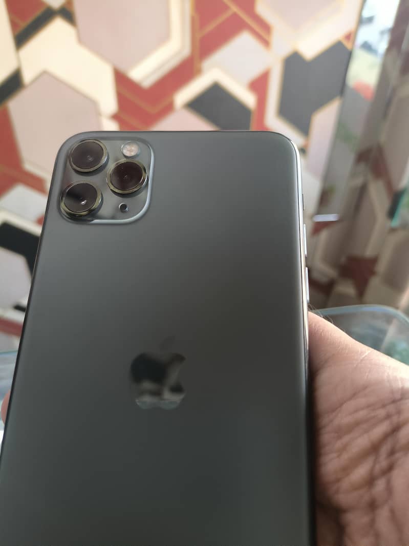 Apple iPhone 11 Pro Max 6