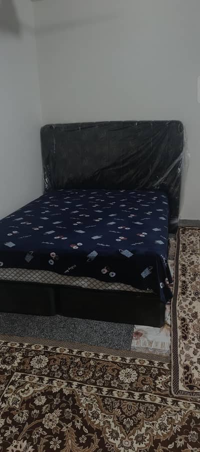 queen size Box and Medicated Gel Mattress (Made in USA)