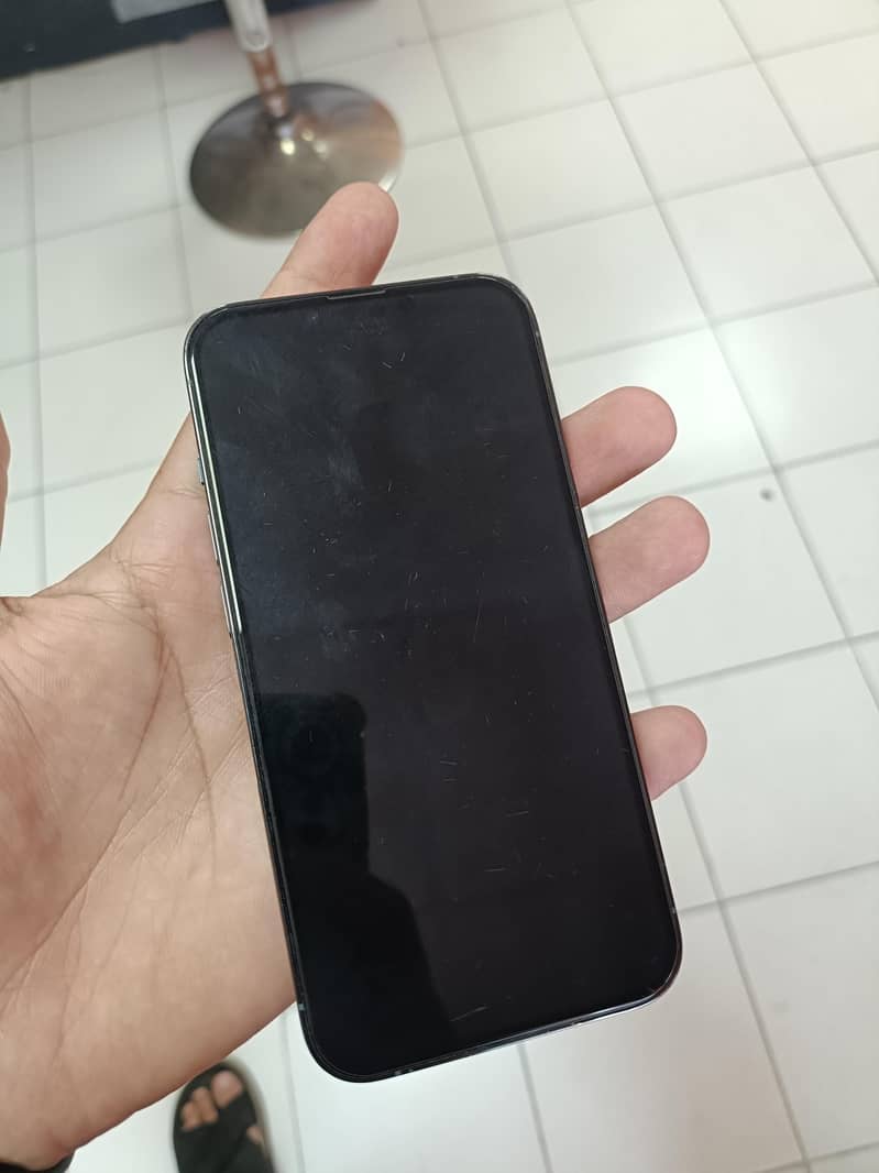 Apple iPhone 13 Pro 1