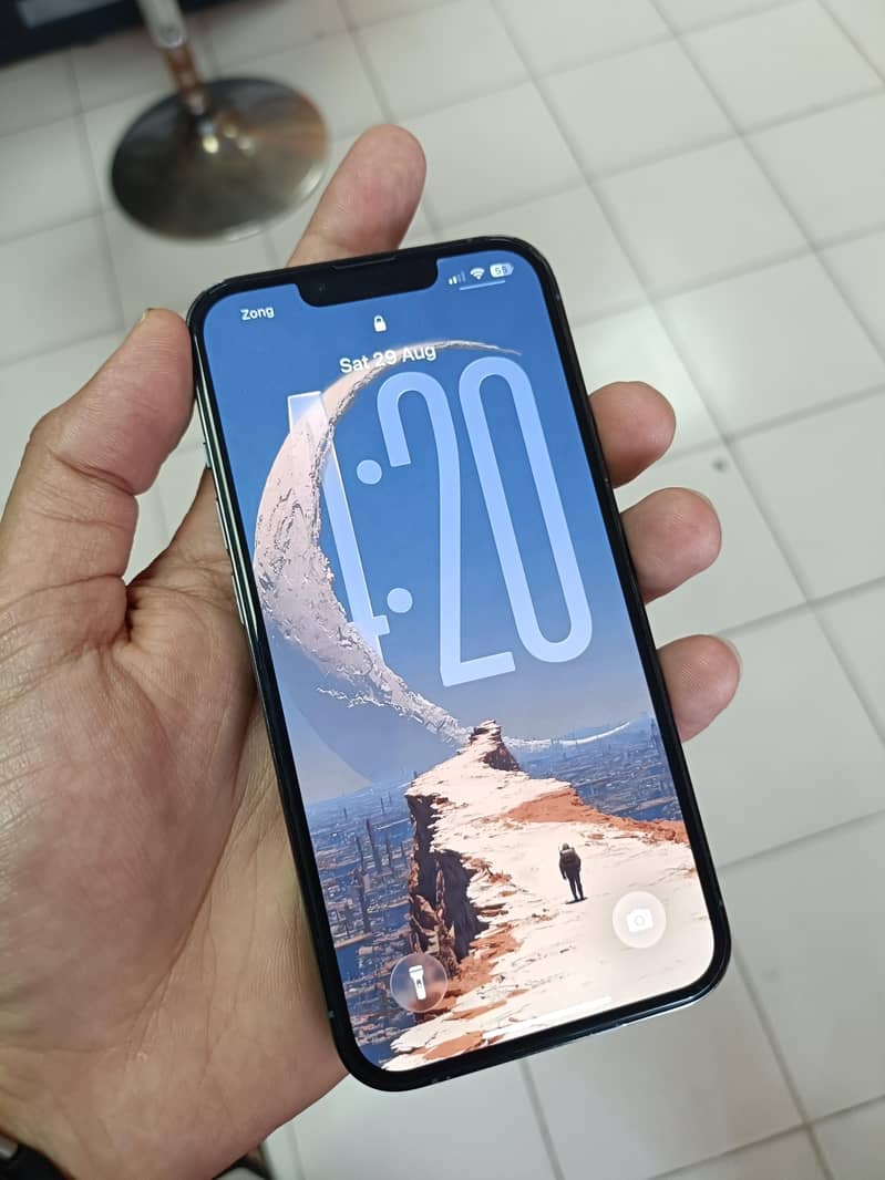 Apple iPhone 13 Pro 4