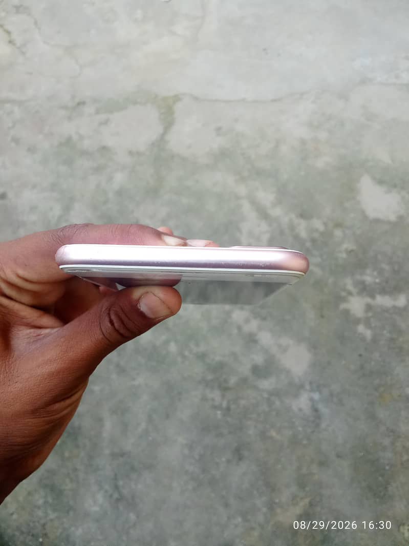 Apple iPhone 7 plus 3