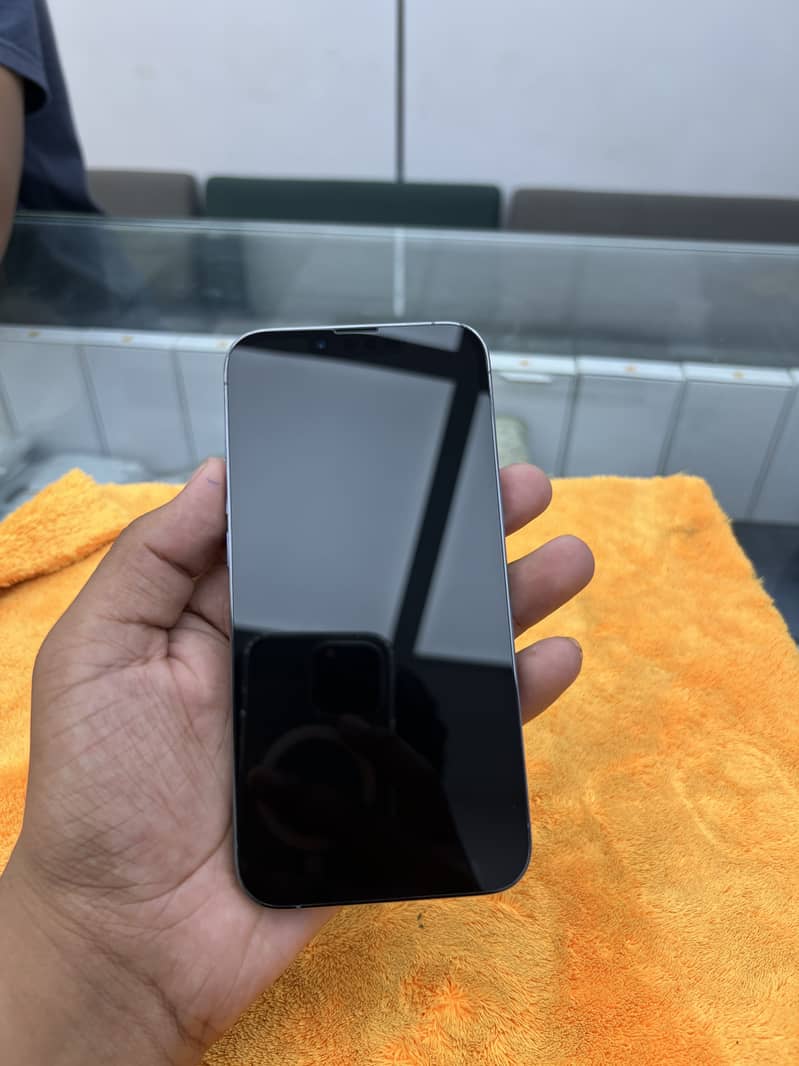 Apple iPhone 13 Pro 6