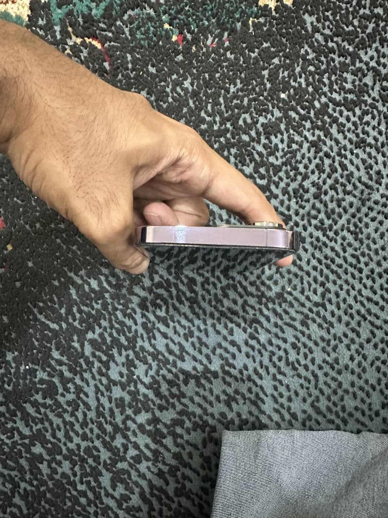 Apple iPhone 14 Pro 1