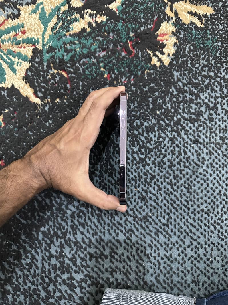 Apple iPhone 14 Pro 2