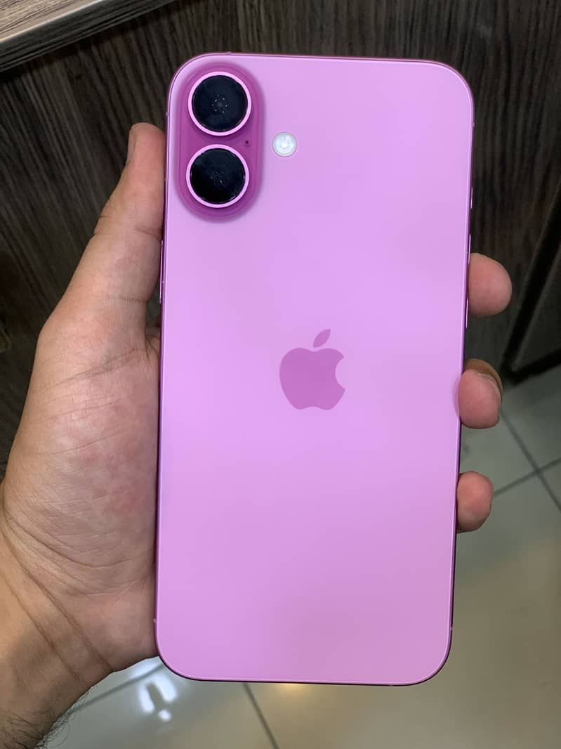 Apple iPhone 16 Plus 1