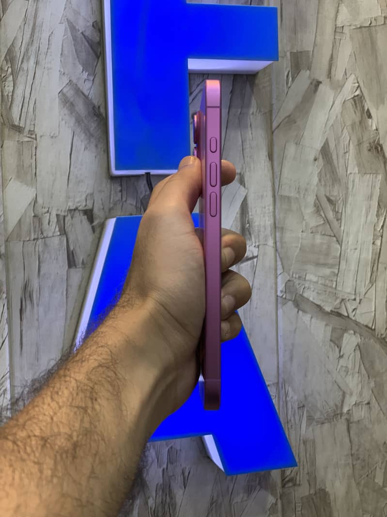 Apple iPhone 16 Plus 2