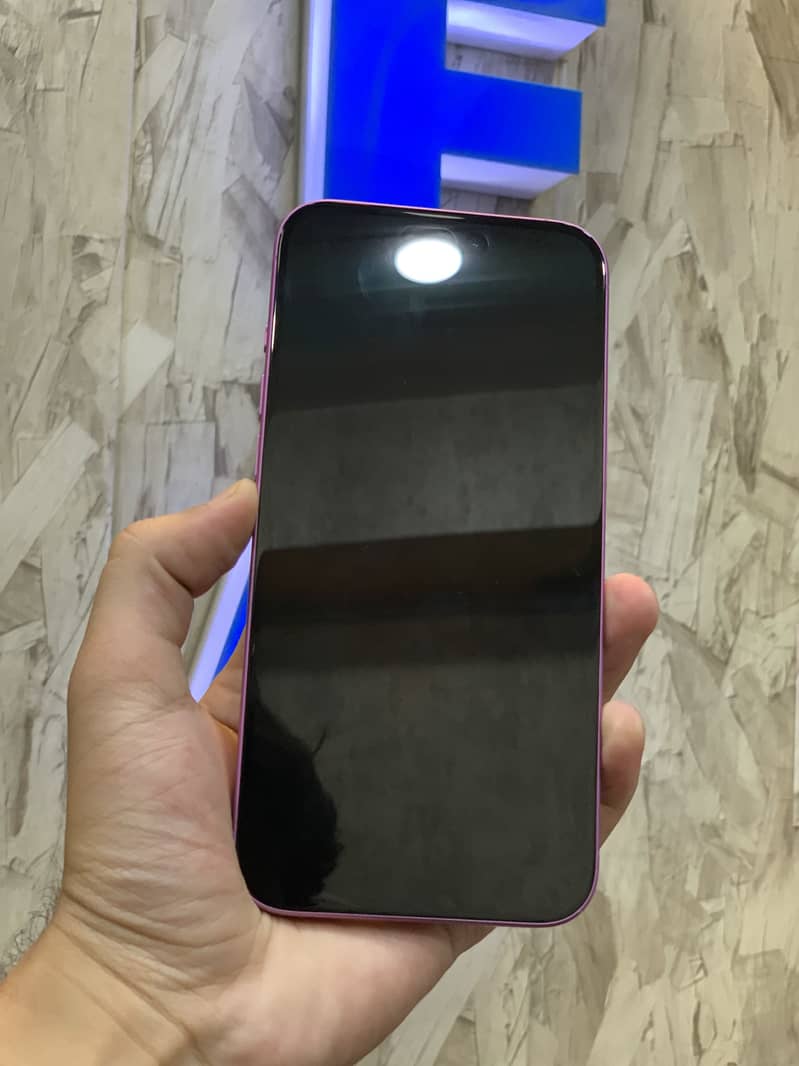 Apple iPhone 16 Plus 4