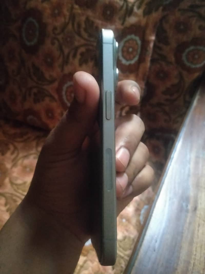 Apple iPhone 15 Pro 1