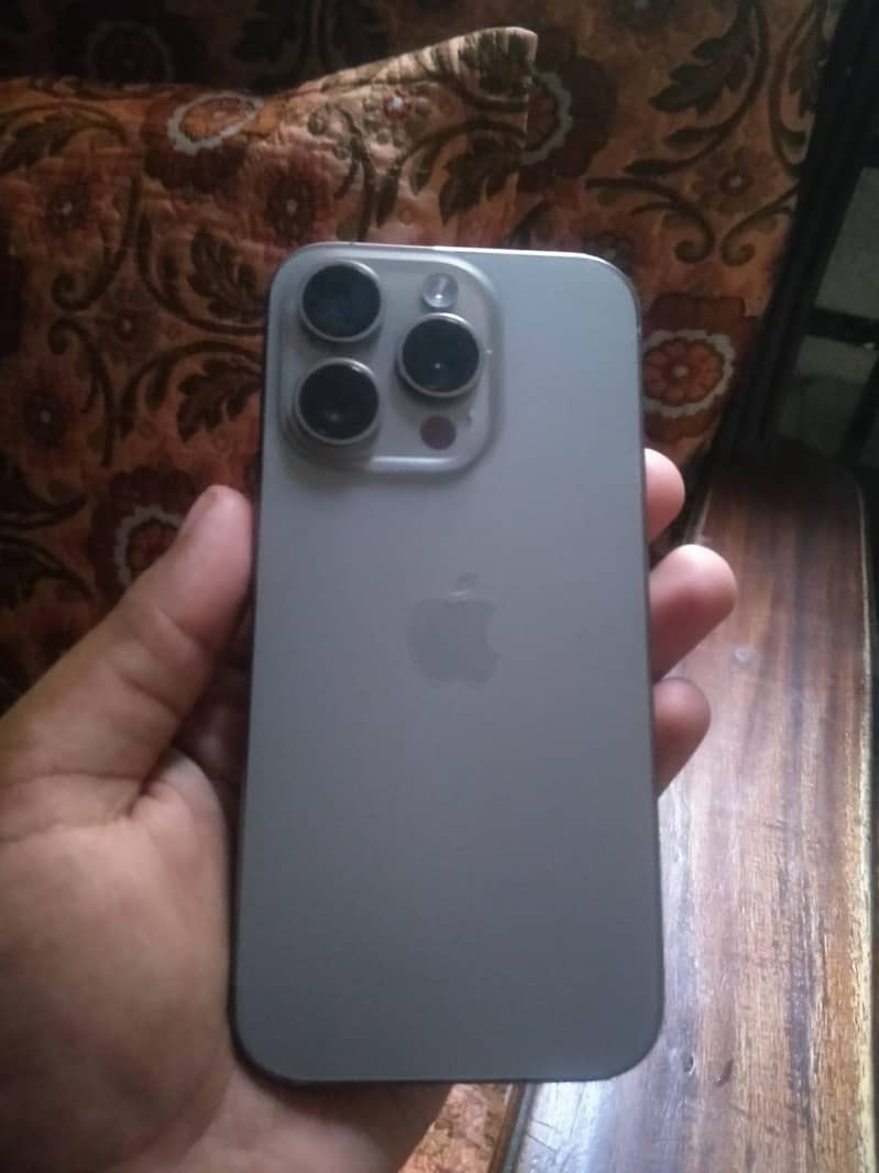 Apple iPhone 15 Pro 2