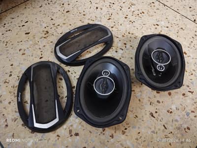 Mp3 Player with Speakers in Good Condition