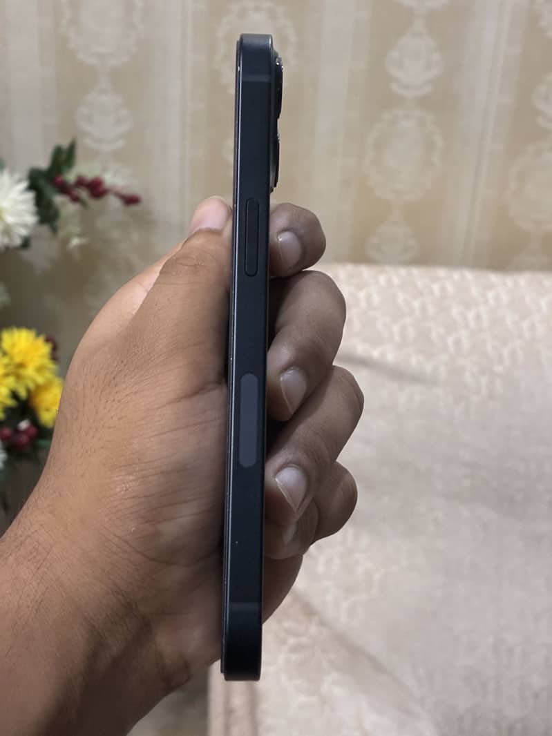 Apple iPhone 13 1