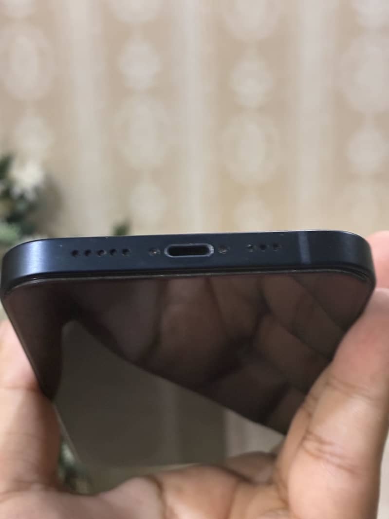 Apple iPhone 13 4