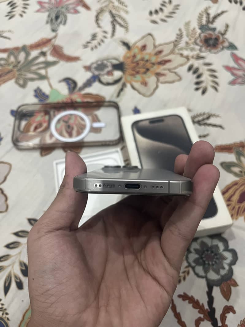 Apple iPhone 15 Pro 1