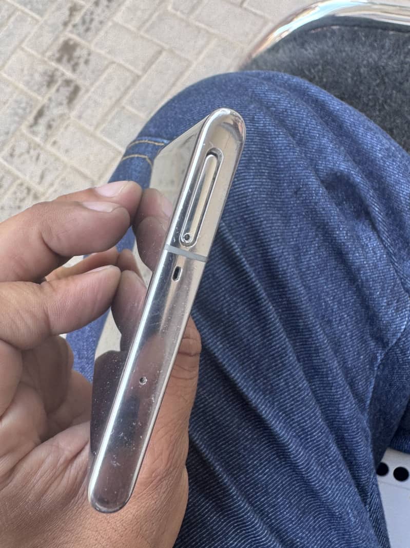 Samsung Mobile Note10 3