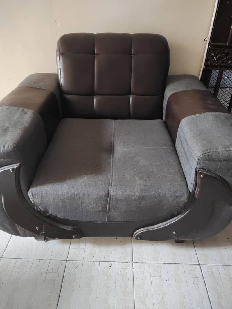 7 seater Sofa 0