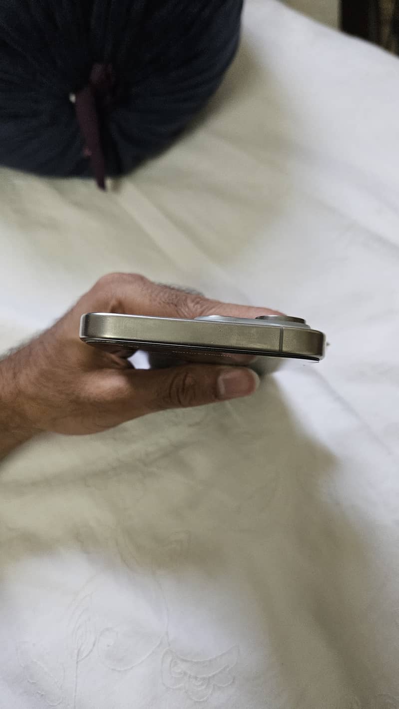 Apple iPhone 15 Pro Max 1