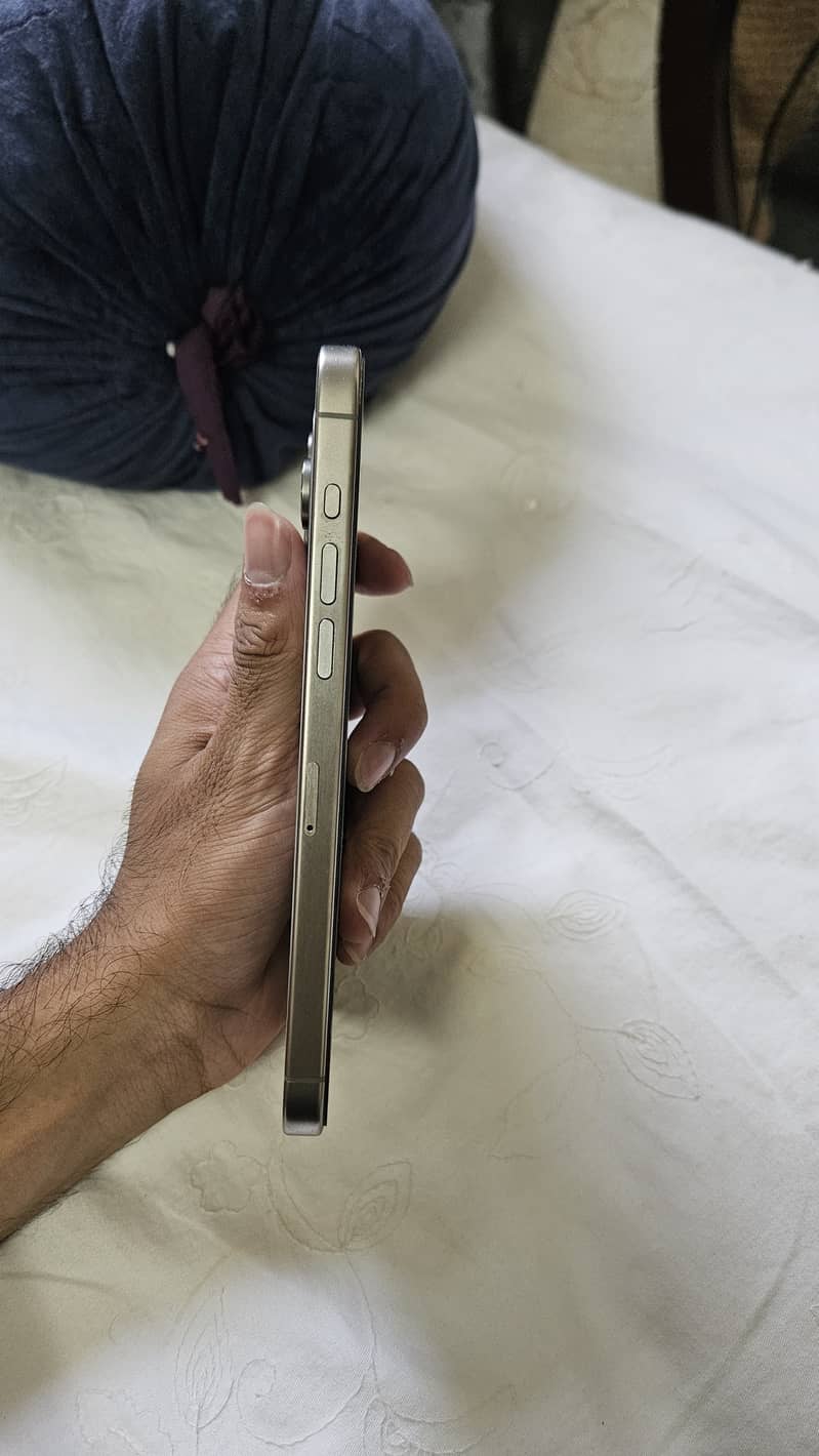 Apple iPhone 15 Pro Max 3