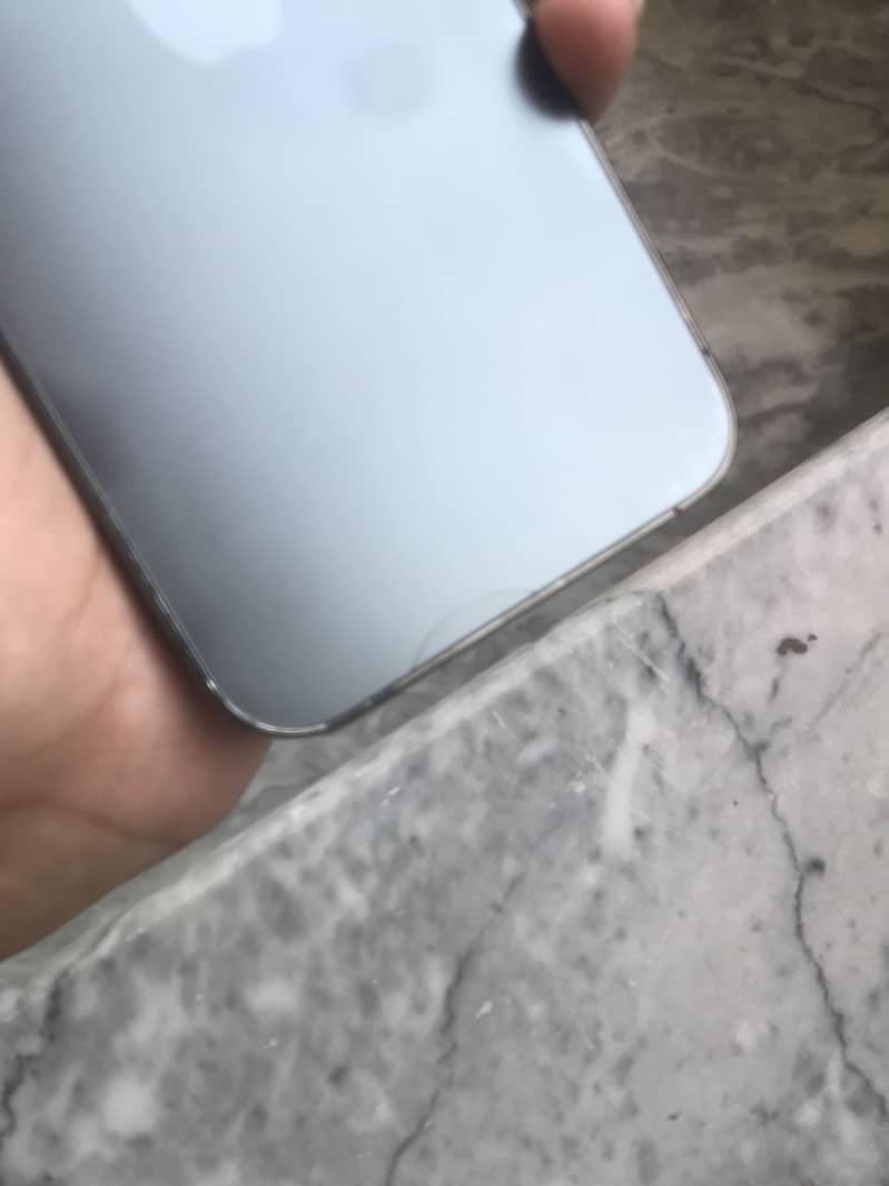 Apple iPhone 13 Pro Max 4