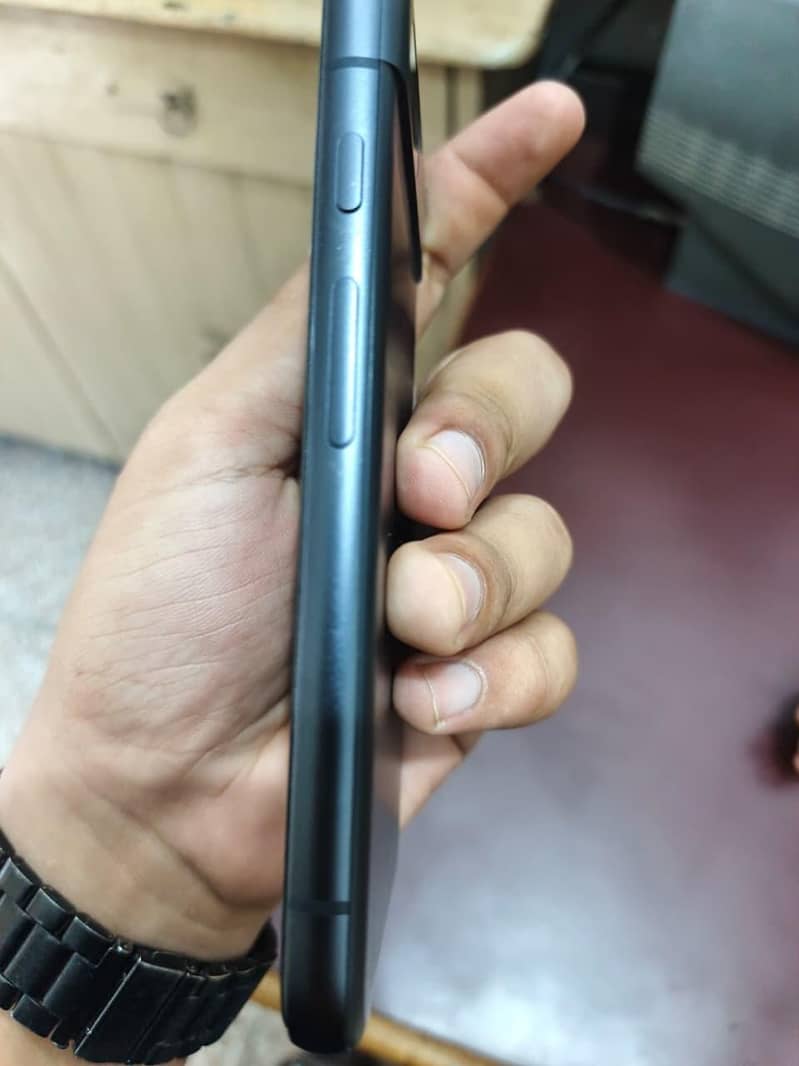 Google Pixel 8a 4
