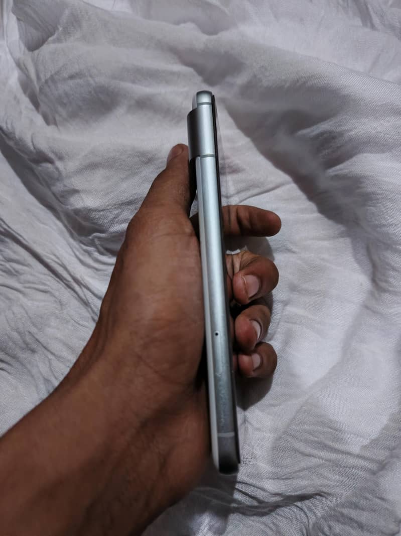 Google Pixel 8 3