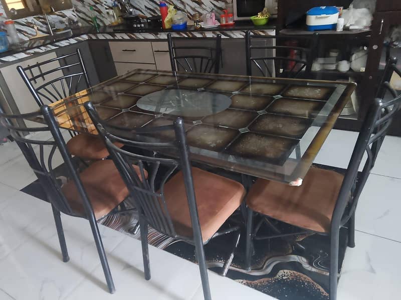 Dining table 0