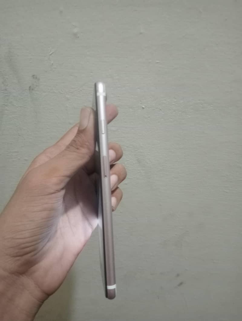 Apple iPhone 7 Plus 3