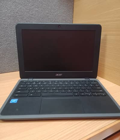 Acer C732 chromebook, windows converted with free charger weekend of