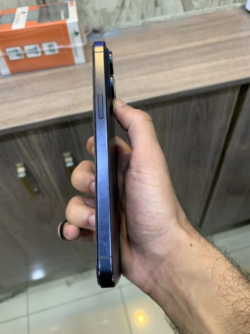 Apple iPhone 15 Pro 1