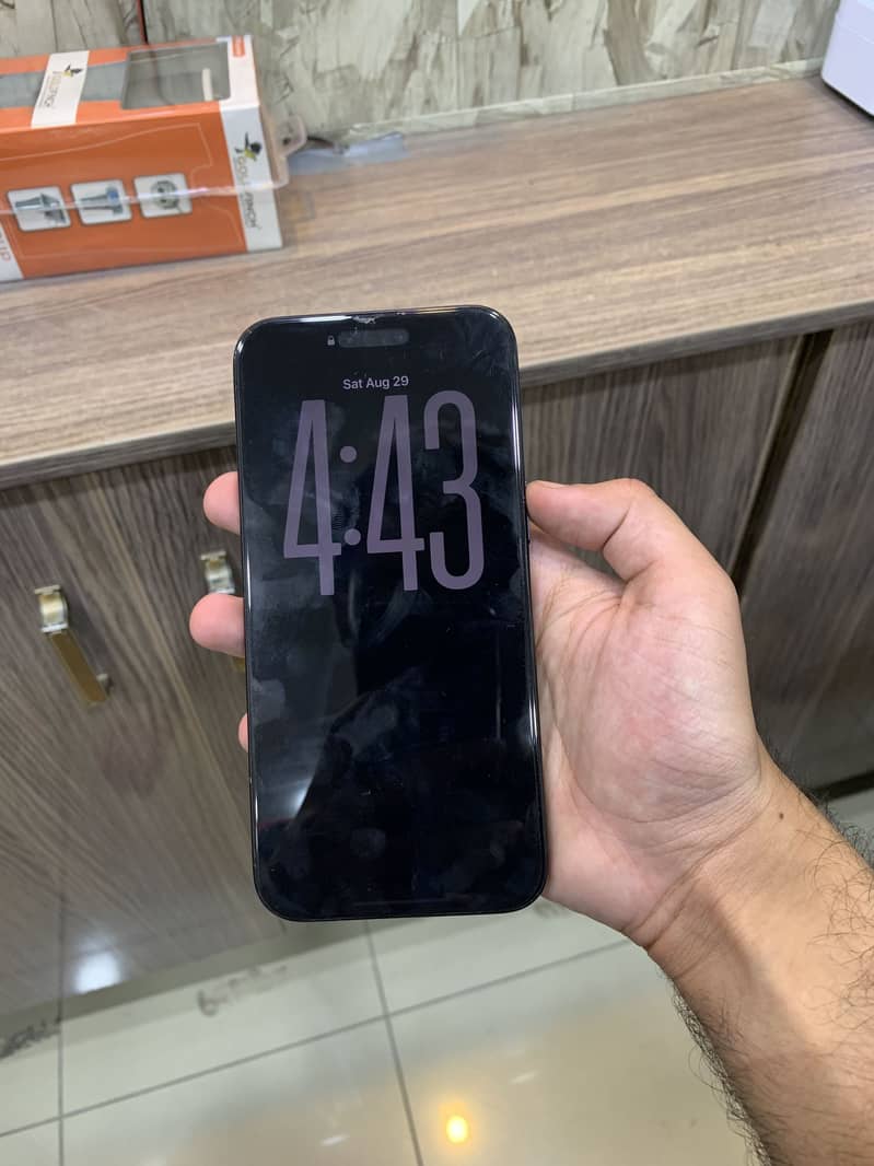 Apple iPhone 15 Pro 3