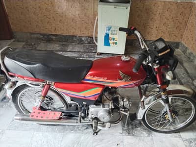 Honda CD 70 2012 Model Red Color Lahore Registered