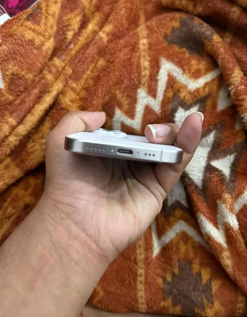 iphone 16 pro 2