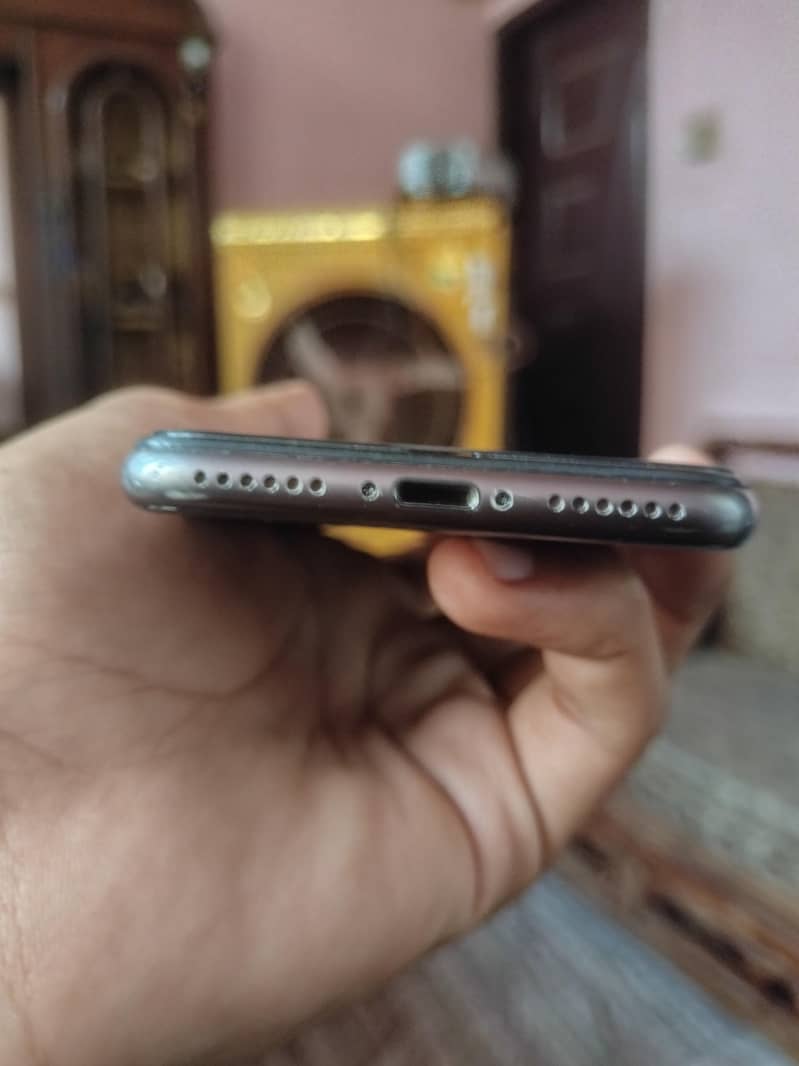 Apple iPhone 8 1