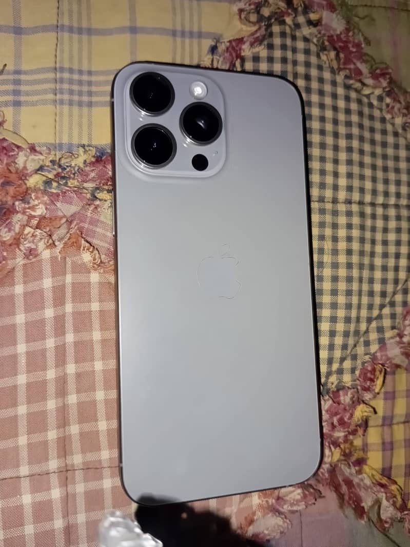 Apple iPhone 15 Pro Max 1