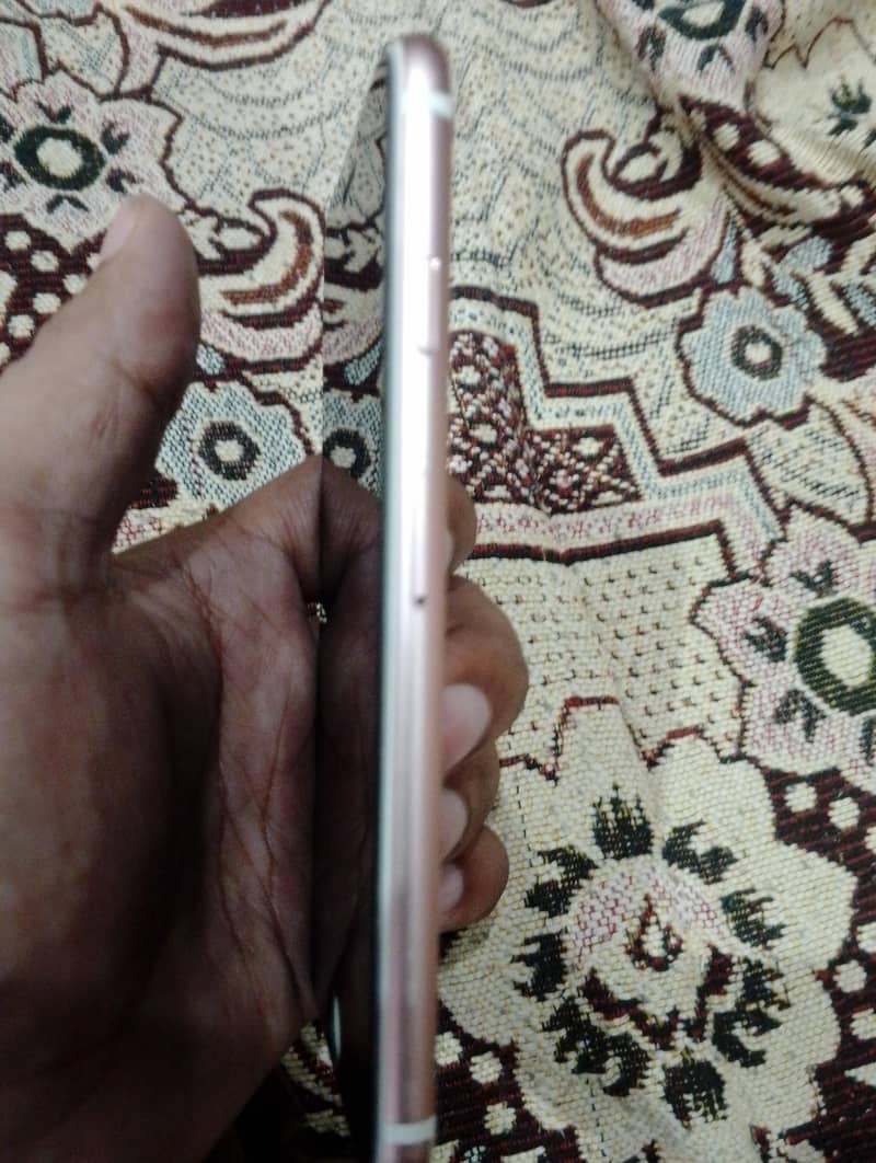 Apple iPhone 7 1