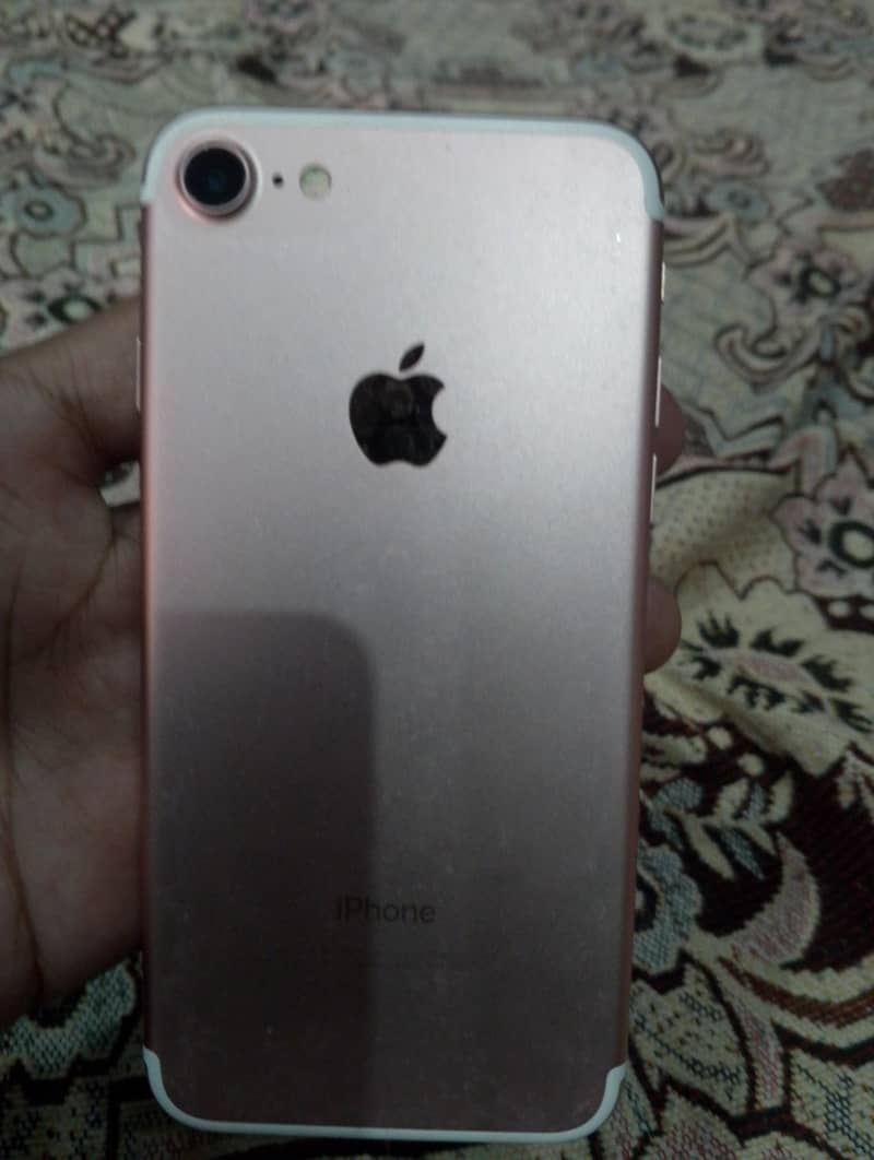 Apple iPhone 7 2