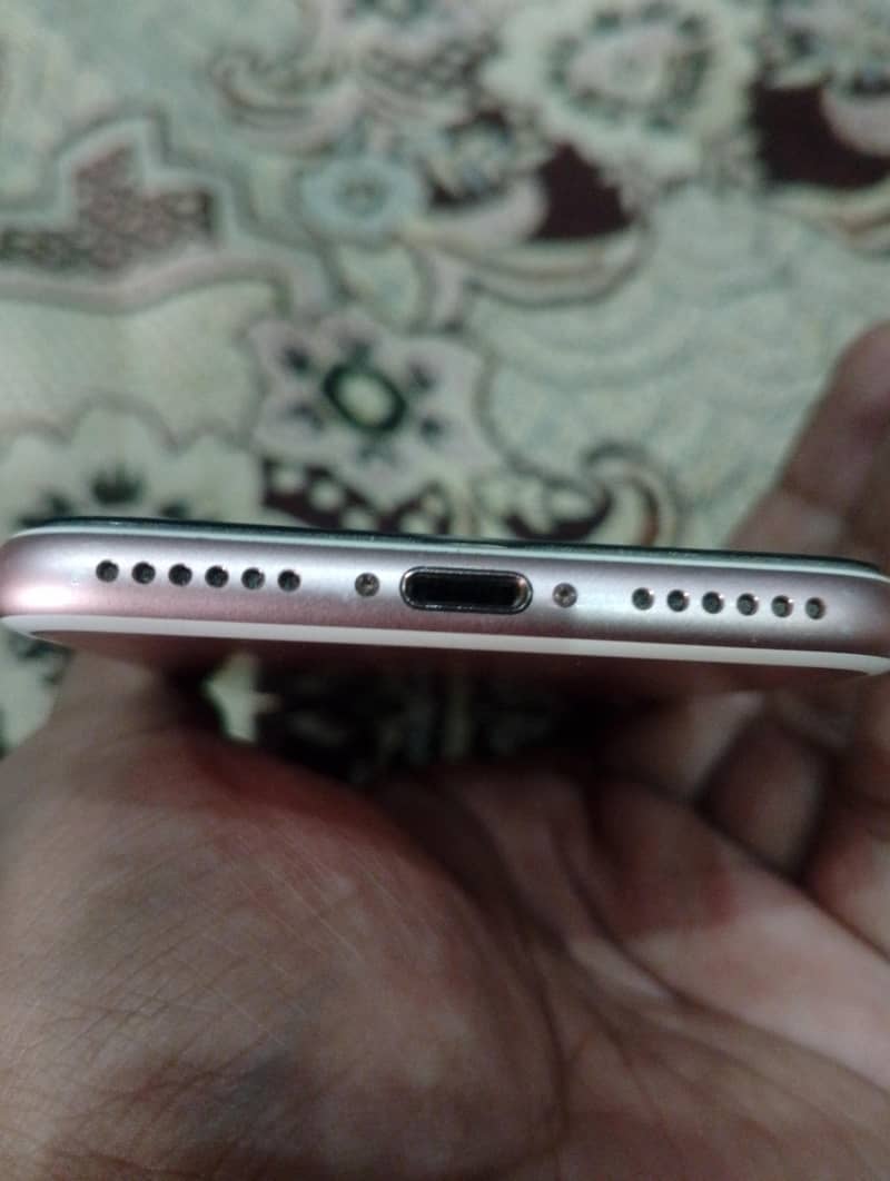 Apple iPhone 7 3